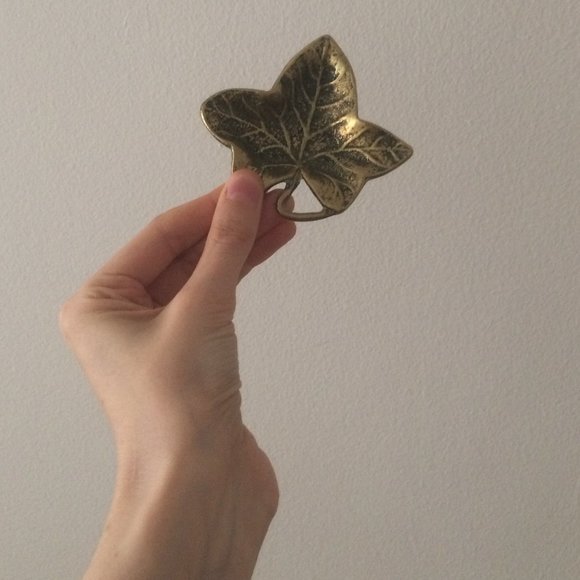 Vintage brass ivy leaf jewelry tray or trinket dish - Picture 6 of 6